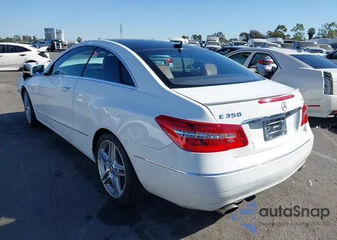 2013 Mercedes-Benz E 350 z USA, uszkodzony, nr VIN WDDKJ5KB8DF192911